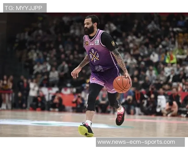 布兰登米勒半场表现出色10中5罚球6中5贡献17分3篮板4助攻状态火热